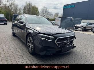 Damaged car Mercedes E-klasse 450d 4Matic Avantgard Advancd Panorama 2024/6