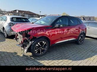 Peugeot 2008 e- - GT - 136PS Automatik Elixir Rood picture 5