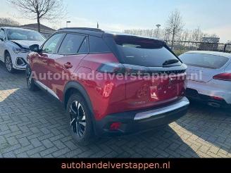 Peugeot 2008 e- - GT - 136PS Automatik Elixir Rood picture 2