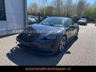 skadebil auto Porsche Taycan Sport Chrono Bose ACC GlasDach 93KWH 2021/8