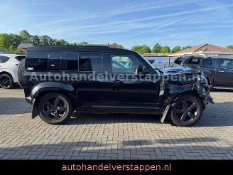 Land Rover Defender 110 D250 3.0L X-Dynamic SE Pano BLACK P picture 8