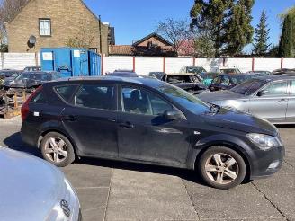 Kia Cee d Cee'd Sporty Wagon (EDF), Combi, 2007 / 2012 1.4 16V picture 4