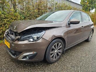 Coche accidentado Peugeot 308 1.6 16V THP Hatchback 4Dr Benzine 1.598cc 92kW 2014/1