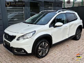 uszkodzony samochody osobowe Peugeot 2008 1.2 PureTech Allure | Navi Panoramadak Camera 2018/2