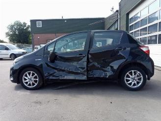 Toyota Yaris Yaris III (P13), Hatchback, 2010 / 2020 1.5 16V Hybrid picture 4