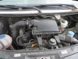 Volkswagen Crafter 2.5 TDi picture 11