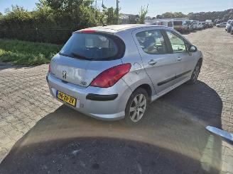 Peugeot 308 1.6 VTI 16V (EP6(5FW)) picture 1