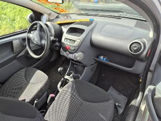 Toyota Aygo 1.0 12V VVT-i picture 5
