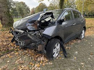 Damaged car Hyundai Ix35  2011/1