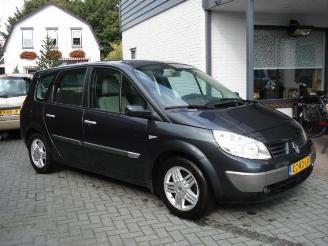 uszkodzony samochody osobowe Renault Grand-scenic 120 pk dci 7 pers dynamique 2005/2