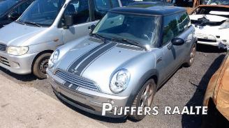 Salvage car Mini Mini Mini (R50/53), Hatchback, 2001 / 2007 1.6 16V Cooper 2003/9