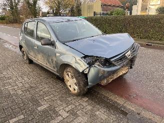 Démontage voiture Dacia Sandero 1.2-16V 2011/3