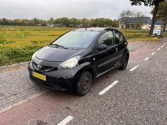 Toyota Aygo 1.0-12V picture 2