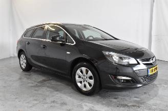 Schadeauto Opel Astra SPORTS TOURER 2015/12