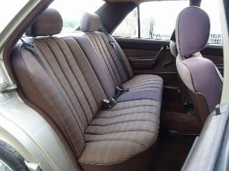 Mercedes 190-serie 190 E 2.0 W201 Automaat Schuifdak 90KW picture 10