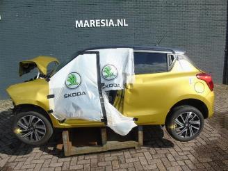 Coche siniestrado Suzuki Swift Swift (ZC/ZD), Hatchback 5-drs, 2017 1.2 Dual Jet 16V Smart Hybrid 2023/7