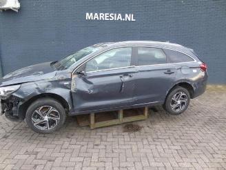 krockskadad bil auto Hyundai I-30 i30 Wagon (PDEF5), Combi, 2017 1.5 T-GDI 16V Hybrid 48V 2022/1