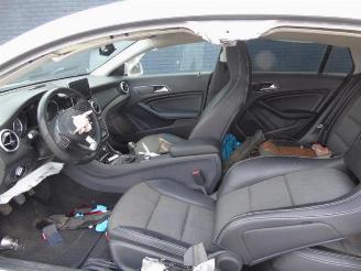 Mercedes Cla-klasse CLA Shooting Brake (117.9), Combi, 2015 / 2019 1.5 CLA-180 d 16V picture 2