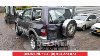 Mitsubishi Pajero Pajero Hardtop (V6/7), Terreinwagen, 2000 / 2006 3.2 DI-D 16V picture 3