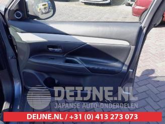 Mitsubishi Outlander Outlander (GF/GG), SUV, 2012 / 2022 2.0 16V PHEV 4x4 picture 13