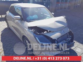 Vrakbiler auto Suzuki Swift Swift (ZCE/ZDE), Hatchback 5-drs, 2023 1.2 VVT 12V Hybrid 2024/11