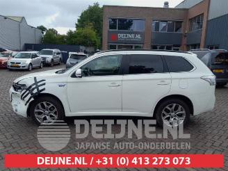 Mitsubishi Outlander Outlander (GF/GG), SUV, 2012 / 2022 2.0 16V PHEV 4x4 picture 4