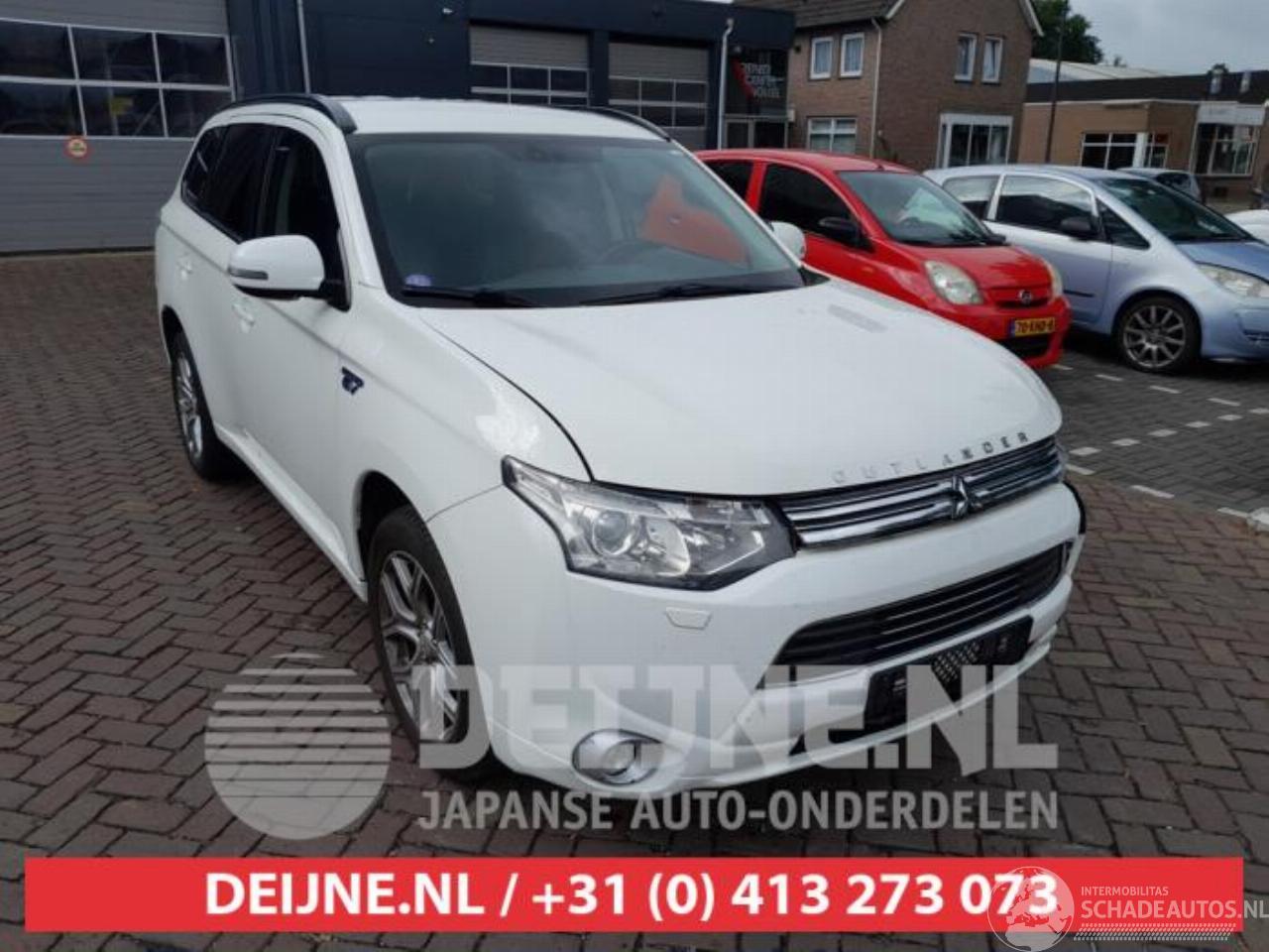 Mitsubishi Outlander Outlander (GF/GG), SUV, 2012 / 2022 2.0 16V PHEV 4x4