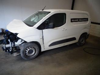 Uttjänta bilar auto Opel Combo 1.5 HDI AUTOMAAT 2022/3
