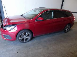 Coche siniestrado Peugeot 308 1.2 THP 2019/3
