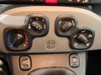 Fiat Panda 0.9 TwinAir 60 Hatchback  Benzine 964cc 44kW (60pk) FWD picture 15