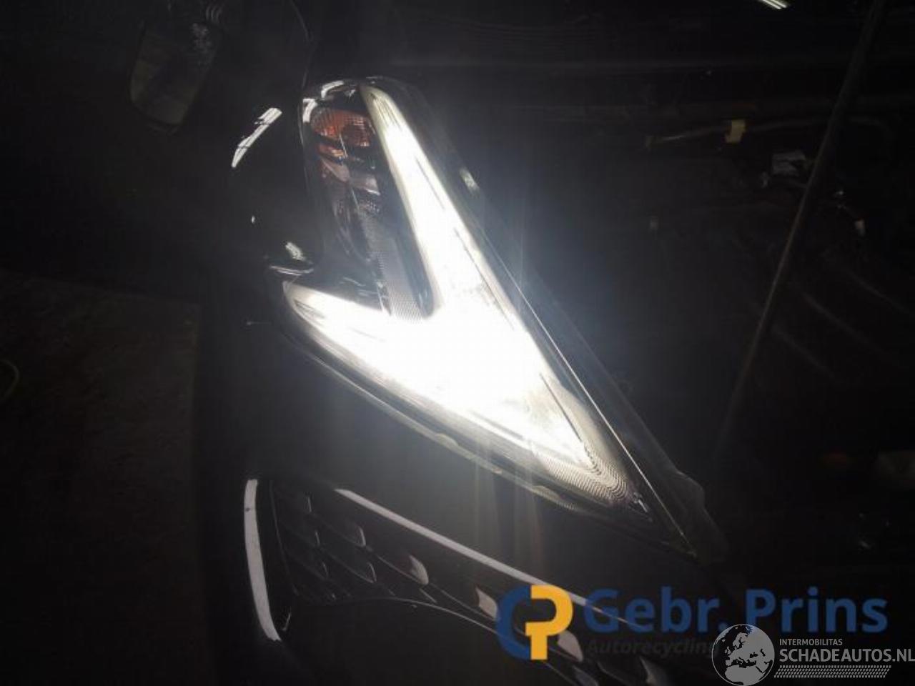 Nissan Juke Juke (F15), SUV, 2010 / 2019 1.6 16V