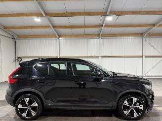 krockskadad bil auto Volvo XC40 70kWh Recharge 170kW Core 2022/4