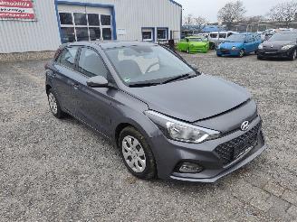 Hyundai I-20 1.2 Grijs V3G Onderdelen G4LA Motor picture 1