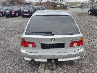 BMW 5-serie E39 525D Zilver 354 Onderdelen M57D25 Motor picture 7