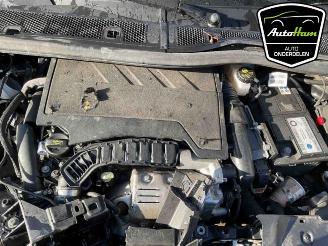 Peugeot 2008 2008 (UD/UK/UR/US/UX), MPV, 2019 1.2 VTi 12V PureTech 100 picture 16