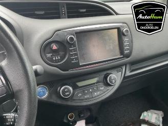 Toyota Yaris Yaris III (P13), Hatchback, 2010 / 2020 1.5 16V Hybrid picture 19