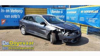 Vrakbiler auto Renault Mégane Megane IV Estate (RFBK), Combi 5-drs, 2016 1.3 TCE 140 16V 2018/8
