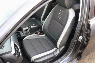 Kia Stonic Stonic (YB), SUV, 2017 1.0i T-GDi 12V picture 11