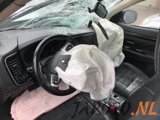 Mitsubishi Outlander Outlander (GF/GG), SUV, 2012 / 2022 2.0 16V PHEV 4x4 picture 9