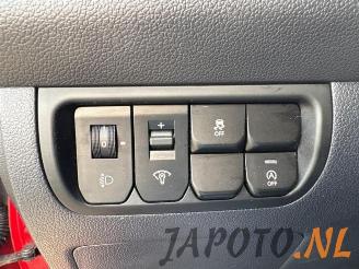 Kia Rio Rio III (UB), Hatchback, 2011 / 2017 1.2 CVVT 16V picture 15