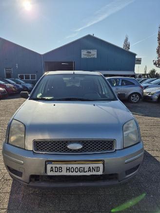 Ford Fusion Combi 1.6 16V (FYJA(Euro 5)) [74kW] picture 1