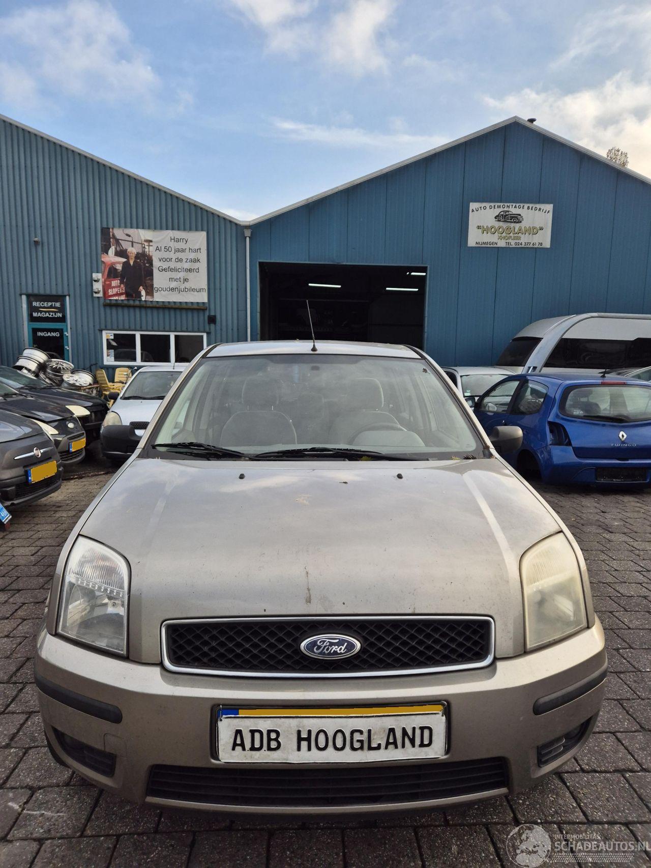 Ford Fusion Combi 1.6 16V (FYJA(Euro 5)) [74kW]