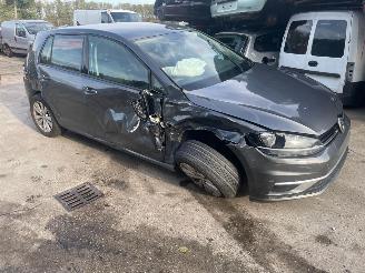 Vrakbiler auto Volkswagen Golf Golf VII (AUA) Hatchback 1.0 TSI 12V (CHZC(Euro 6)) [81kW] 2017/3