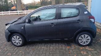 Peugeot 108 108 Hatchback 1.0 12V (1KRFE(CFB)) [51kW]  (05-2014/...) picture 2