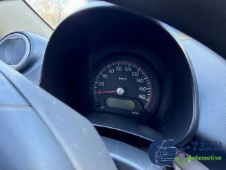 Suzuki Alto Alto, Hatchback 5-drs, 2009 1.0 12V picture 12