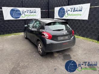 Salvage car Peugeot 208 208 I (CA/CC/CK/CL), Hatchback, 2012 / 2019 1.2 Vti 12V PureTech 82 2013/10