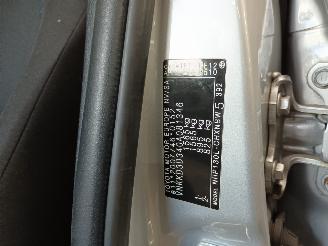 Toyota Yaris Yaris III (P13) Hatchback 1.5 16V Hybrid (1NZ-FXE) [74kW]  (03-2012/09=
-2020) picture 6