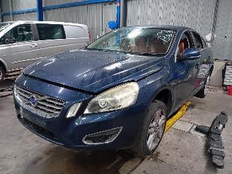 disassembly passenger cars Volvo S-60 S60 II (FS) Sedan 2.4 D5 20V (D5244T10) [151kW]  (04-2010/12-2011) 2011