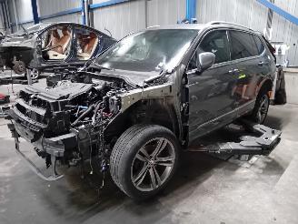 Vrakbiler auto Volkswagen Tiguan Tiguan Allspace (BW2) SUV 1.5 TSI 16V Evo BlueMotion Technology (DADA)=
 [110kW]  (09-2018/...) 2019/0