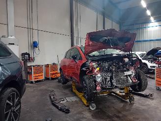 Renault Clio Clio IV Estate/Grandtour (7R) Combi 5-drs 0.9 Energy TCE 90 12V (H4B-4=
00(H4B-A4)) [66kW]  (01-2013/08-2021) picture 2